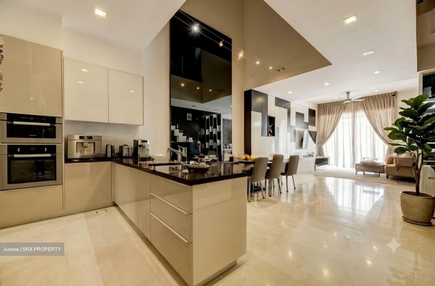 Luxus Hills (ph 7) (D28), Terrace #598167591
